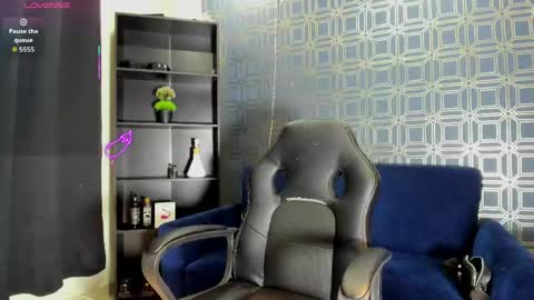 Snapshot of asher_lux chatting on 05.16.26 Asher online show from 05.16.26