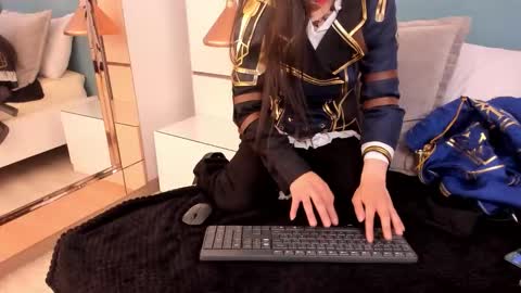 Ashkoreh online show from 10.31.25