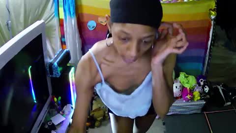 Snapshot of ashledaniella chatting on 11.16.25 Ashle online show from 11.16.25