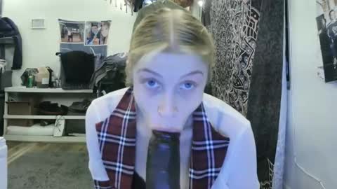 Ashlee Wolf online show from 11.15.25