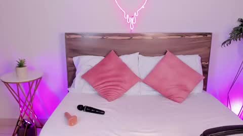 ASHLEY online show from 02.22.25