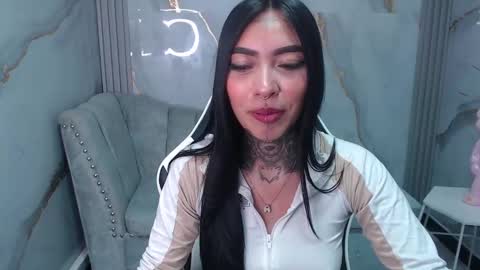 Snapshot of ashley_blum_v chatting on 09.30.25 ashley_blum_v online show from 09.30.25