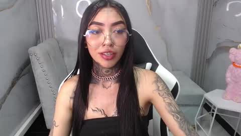 Snapshot of ashley_blum_v chatting on 10.10.25 ashley_blum_v online show from 10.10.25