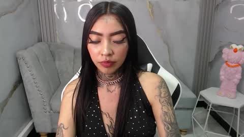 Snapshot of ashley_blum_v chatting on 10.15.25 ashley_blum_v online show from 10.15.25
