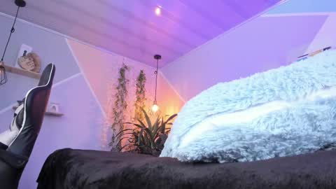 Snapshot of ashley_kim2 chatting on 12.03.24 ASHLEY online show from 12.03.24