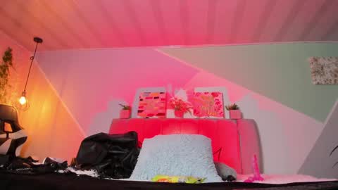 Snapshot of ashley_kim2 chatting on 01.08.25 ASHLEY online show from 01.08.25