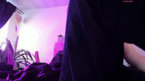 Snapshot of ashley_kim2 chatting on 01.22.25 ASHLEY online show from 01.22.25