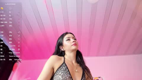 Snapshot of ashley_kim2 chatting on 02.17.25 ASHLEY online show from 02.17.25