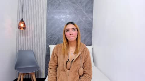 Snapshot of ashley_miller26 chatting on 01.26.25 ashley_miller26 online show from 01.26.25