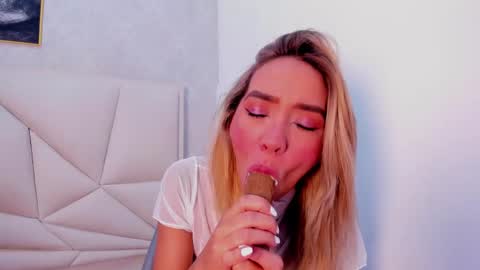 Snapshot of ashley_miller26 chatting on 03.03.25 ashley_miller26 online show from 03.03.25