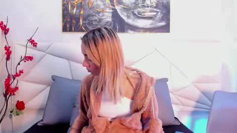 Snapshot of ashley_miller26 chatting on 03.10.25 ashley_miller26 online show from 03.10.25