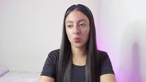 Snapshot of ashleybazan1 chatting on 09.18.25 Ashley online show from 09.18.25