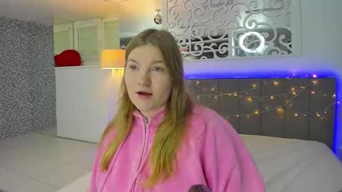 AshleyJonse online show from 12.21.25