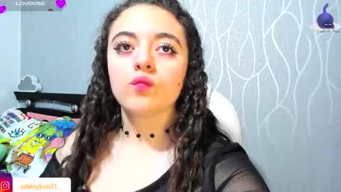 .. Ashley .. online show from 01.18.26