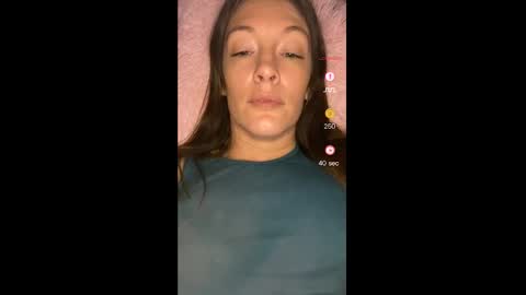 Snapshot of ashleyshyne69 chatting on 09.17.25 Ashley online show from 09.17.25