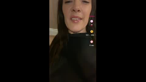 Snapshot of ashleyshyne69 chatting on 04.20.26 Ashley online show from 04.20.26