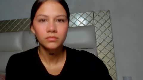 Snapshot of ashleytravis_ chatting on 10.19.25 online show from 10.19.25