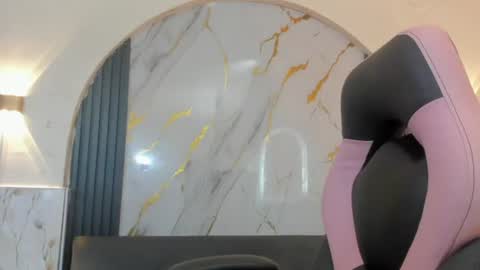 Snapshot of ashleytravis_ chatting on 06.16.26 online show from 06.16.26