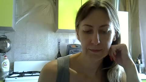 Snapshot of ashleyxhoney chatting on 06.19.26 AshleyXHoney online show from 06.19.26