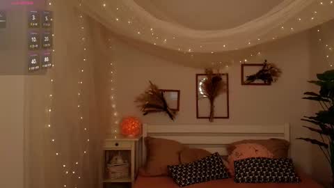 Victoria  online show from 03.20.26