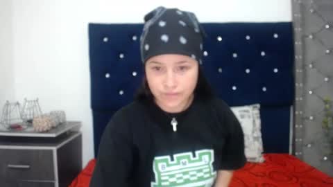 Snapshot of ashly_93 chatting on 02.24.25 engel online show from 02.24.25