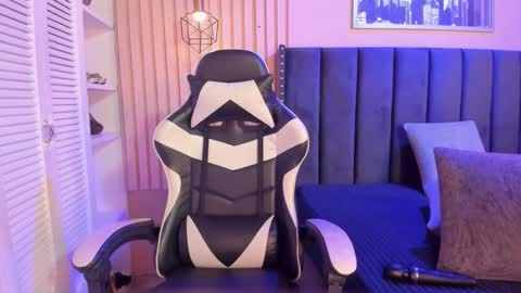 ashlye_miller_ online show from 11.27.25