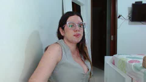 Snapshot of ashlymoon chatting on 05.16.26 AshlyMoon online show from 05.16.26