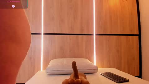 ashlyn online show from 11.25.25