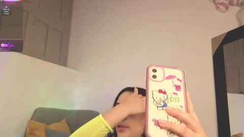 Snapshot of ashlynnlowe_ chatting on 10.15.25 Ash  online show from 10.15.25