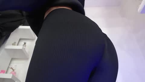  Ashly online show from 09.26.25