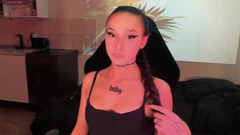 Snapshot of ashmila chatting on 06.08.26 Mila online show from 06.08.26