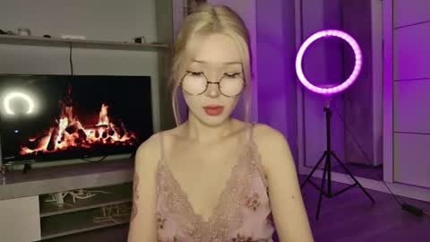 Snapshot of asian_euphoria chatting on 07.22.26 Dju online show from 07.22.26
