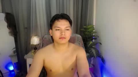 asian_handsomexx online show from 10.27.25
