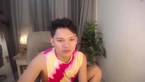 asian_handsomexx online show from 12.18.25