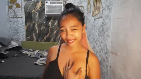 Snapshot of asian_janeth chatting on 05.11.26 im janeth single mom online show from 05.11.26
