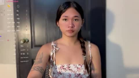 Snapshot of asian_loloera chatting on 05.17.26 Rhea online show from 05.17.26