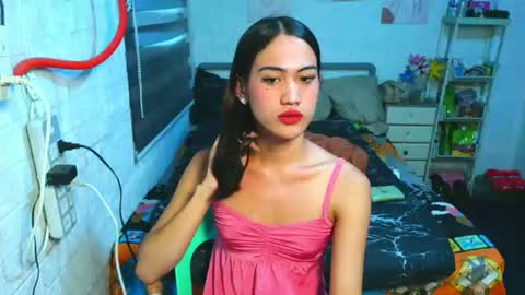 LOVELY LORAINE online show from 06.24.26