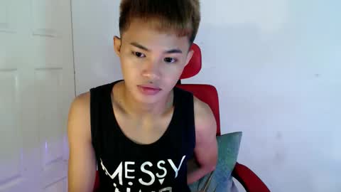 Snapshot of asian_lover05 chatting on 04.27.26 asian_lover05 online show from 04.27.26