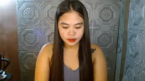 Snapshot of asian_nova chatting on 10.13.25 asian_nova online show from 10.13.25