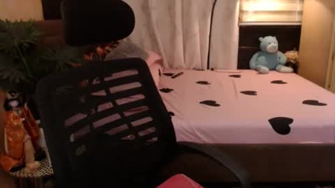 Snapshot of asian_princess15 chatting on 01.27.25 angela online show from 01.27.25