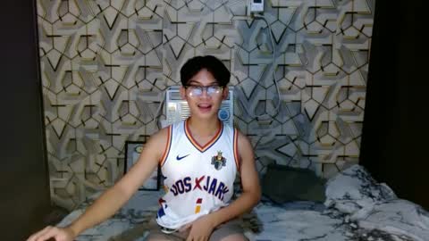 Snapshot of asian_wayne chatting on 12.05.24 wayne online show from 12.05.24