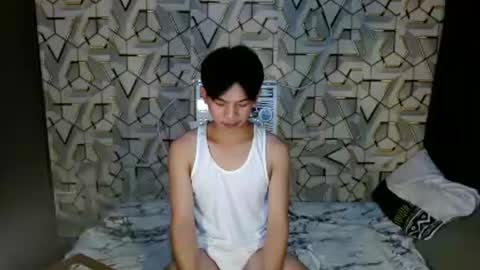 Snapshot of asian_wayne chatting on 12.09.24 wayne online show from 12.09.24