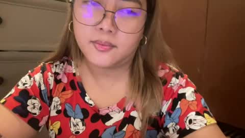 Snapshot of asianbunny10 chatting on 06.11.26 Curvy online show from 06.11.26