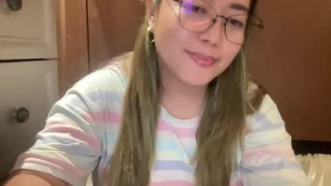 Snapshot of asianbunny10 chatting on 06.29.26 Curvy online show from 06.29.26
