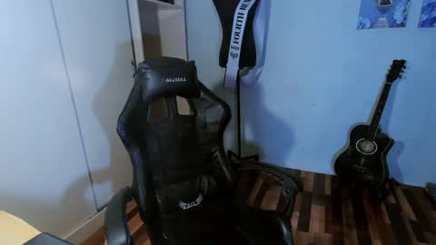 Snapshot of asiancummer_bry69 chatting on 12.25.24 Bry online show from 12.25.24