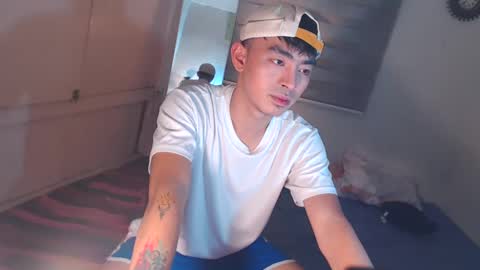 Snapshot of asiancummer_bry69 chatting on 03.04.25 Bry online show from 03.04.25