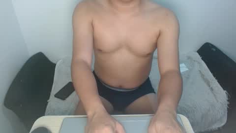 Snapshot of asiangay1209 chatting on 11.05.25 asiangay1209 online show from 11.05.25