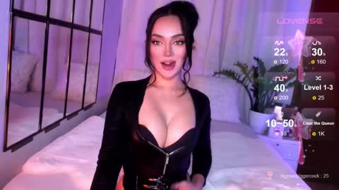 Miss Nia online show from 12.17.24