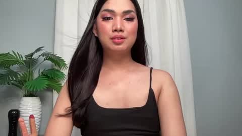 Snapshot of asiansweet_lily chatting on 06.25.26 Lily online show from 06.25.26