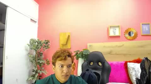 Snapshot of aslyhernandez chatting on 05.08.26 ASLY online show from 05.08.26